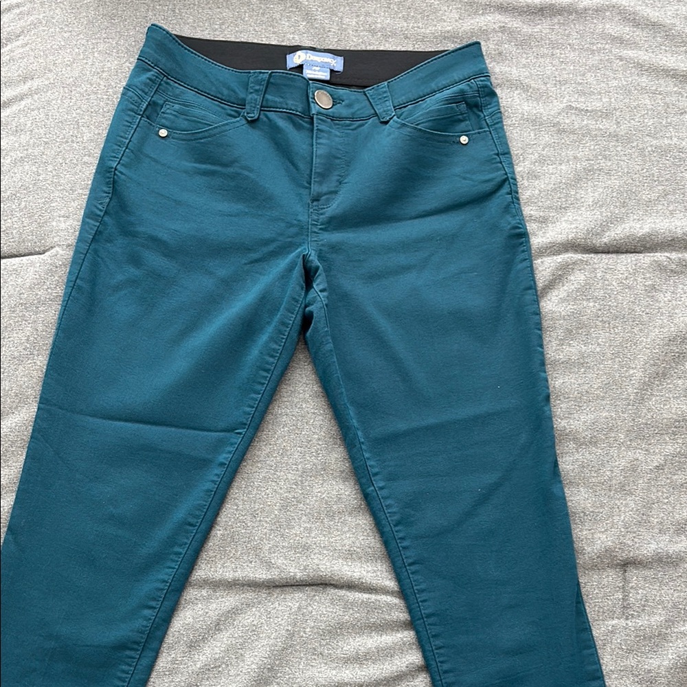 Democracy Blue-Green Skinny Jeans with a Sleek Fit